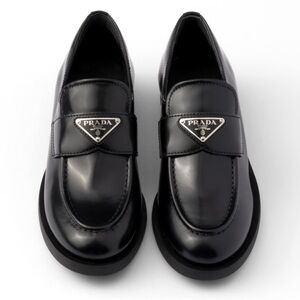 PRADA *NWT* Brushed leather loafers, “CALZATURE DONNA SPAZZOLATO NERO” Size 36